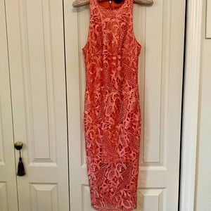Gorgeous slim fitting mauve embroidered lace cocktail dress. Size 0